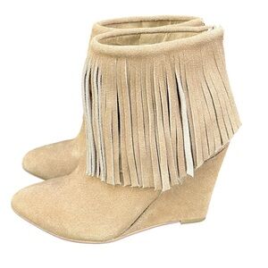 Chinese Laundry Artic Suede Wedge Bootie With Fringe in Tan Size 6.5